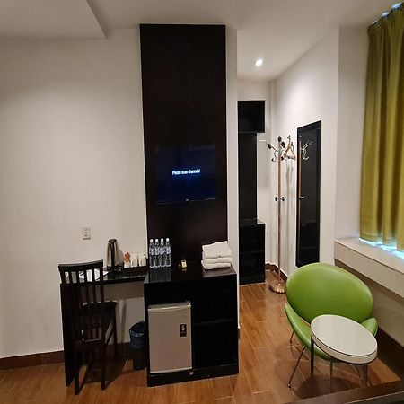 Hotel O Crossroads Hotel Куала-Лумпур Экстерьер фото