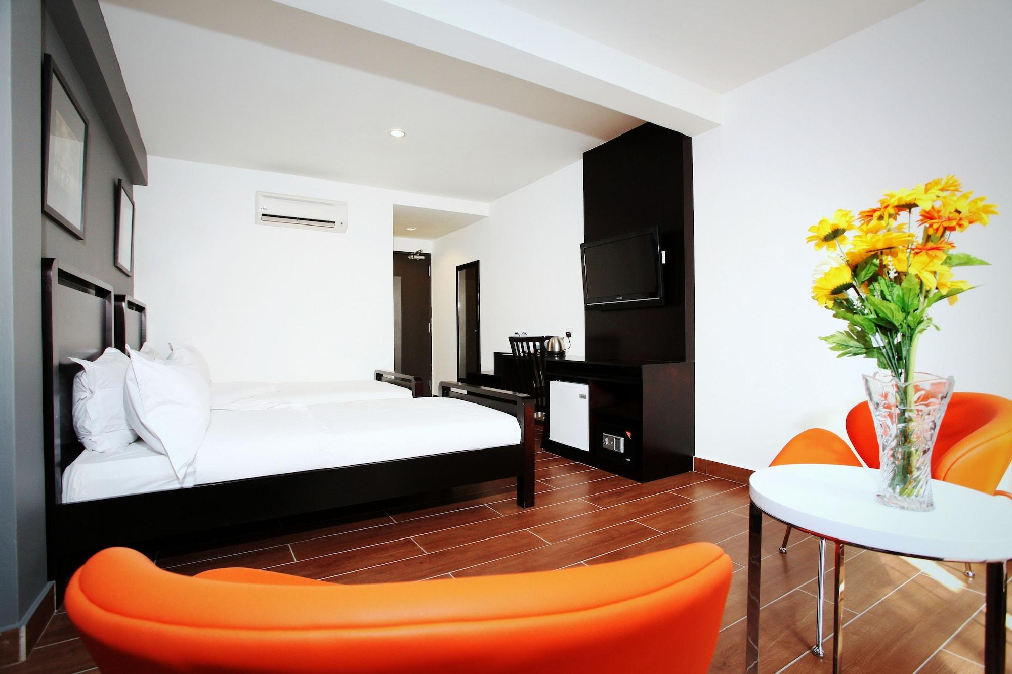 Hotel O Crossroads Hotel Куала-Лумпур Экстерьер фото