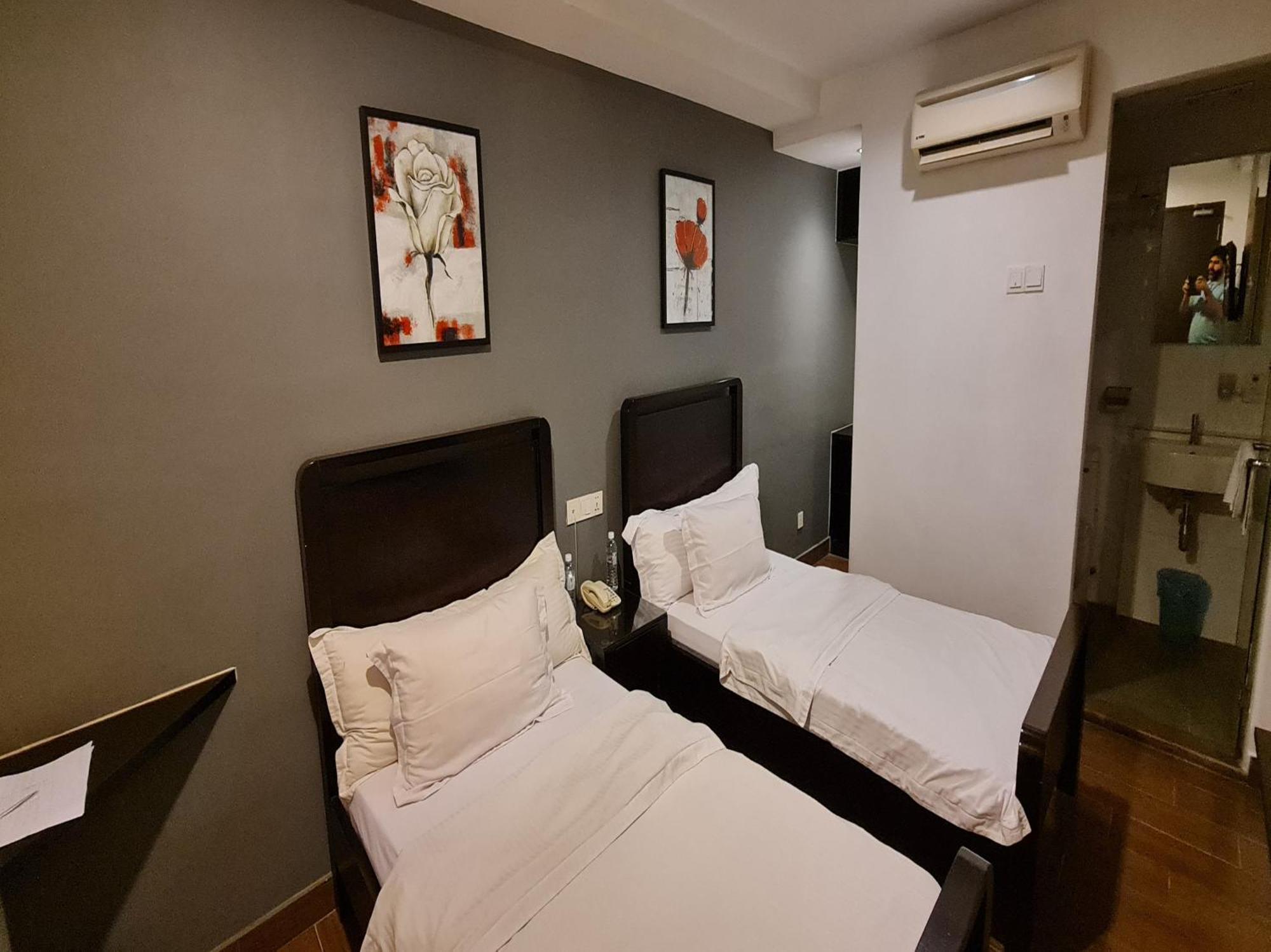 Hotel O Crossroads Hotel Куала-Лумпур Экстерьер фото