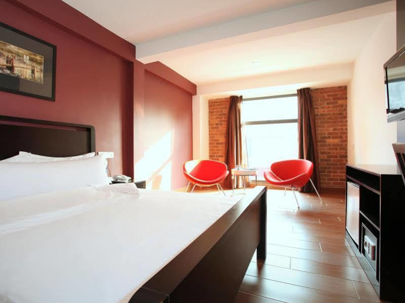 Hotel O Crossroads Hotel Куала-Лумпур Экстерьер фото
